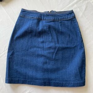 NWT HM Jean skirt, zippered back of skirt, size 2